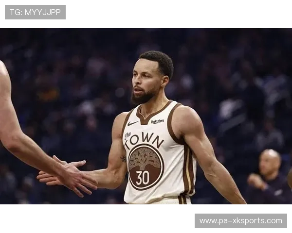 库里突然加速，金州勇士防线随之被拉开